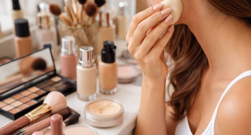 Alerta sobre químicos peligrosos en cosméticos diarios – La Voz del Altiplano