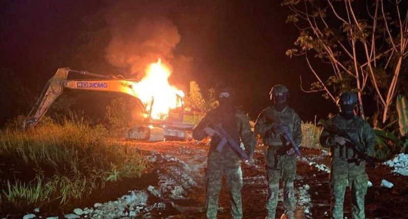 Operativo en Yantzaza destruye maquinaria de minería ilegal – La Voz del Altiplano