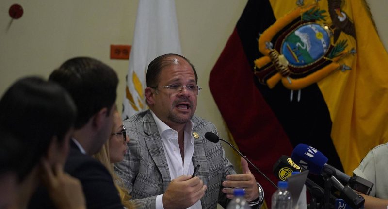 Reformas penitenciarias: Defensa de John Reimberg – La Voz del Altiplano