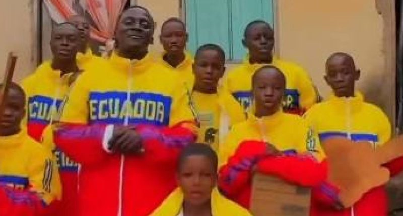 Emotivo regalo desde Ecuador a Uganda que une por TikTok – La Voz del Altiplano