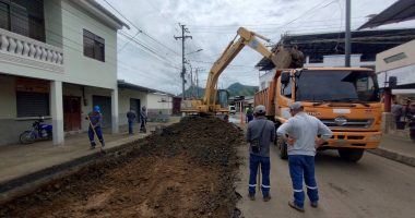 Arreglo de calles en Santa Ana revela daños en tuberías – La Voz del Altiplano