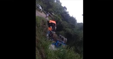 Alarma en Santo Domingo tanquero volcó cerca de río y temen contaminación – La Voz del Altiplano