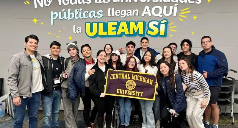 19 jóvenes de 10 carreras brillan – La Voz del Altiplano