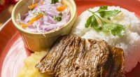 Puré de Papas con Carne Frita: Receta Clásica casera – La Voz del Altiplano