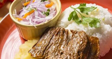 Puré de Papas con Carne Frita: Receta Clásica casera – La Voz del Altiplano