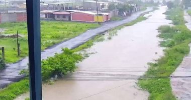 Lluvias causan inundaciones y caída de postes – La Voz del Altiplano