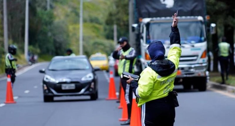 Conducir en Quito con licencia vencida – La Voz del Altiplano