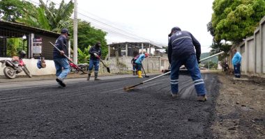 Bacheo en Calle Víctor Vélez de Portoviejo – La Voz del Altiplano