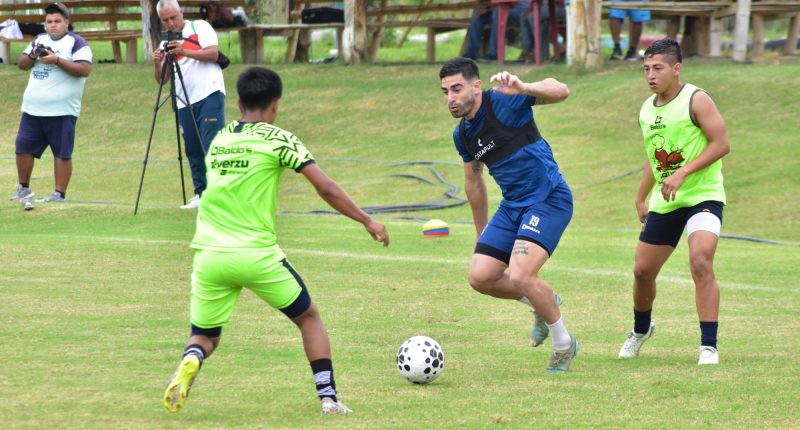 Delfín SC inicia pretemporada 2026 con partido amistoso – La Voz del Altiplano