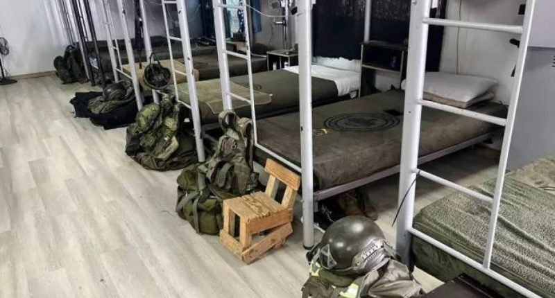 Militares reubicados tras fotos en cárcel Santa Elena – La Voz del Altiplano