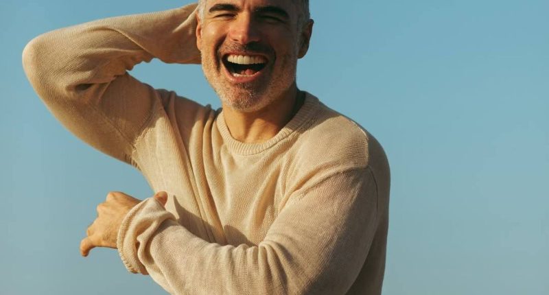 Roberto Manrique habla sobre su regreso a Sin Senos – La Voz del Altiplano