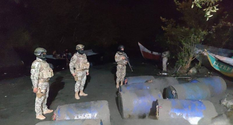 Armada incauta 30 tanques y 1,650 galones de combustible – La Voz del Altiplano