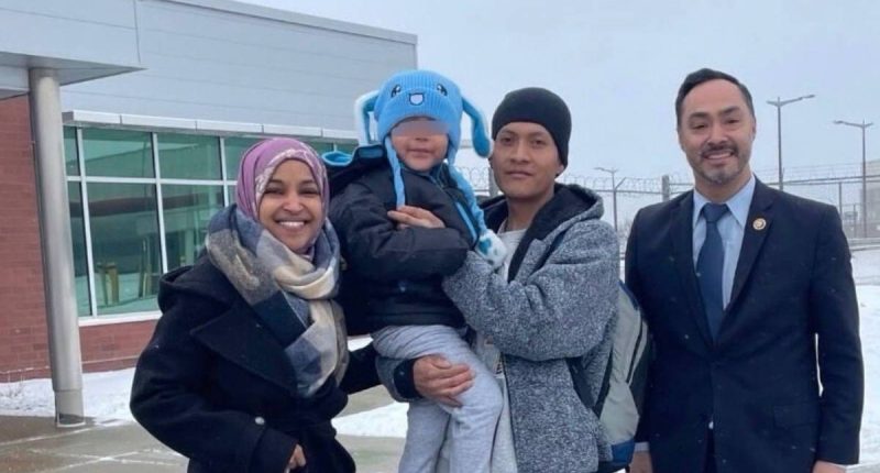 ¿Quién es el congresista Joaquín Castro? – La Voz del Altiplano