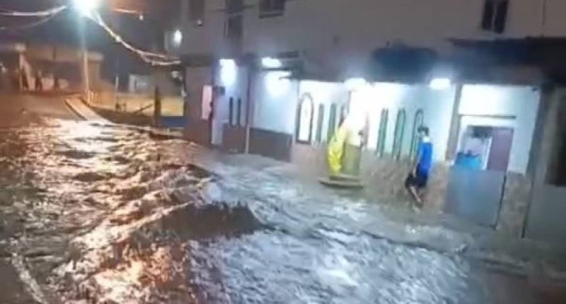 Fuerte aguacero causa estragos en Manta y Montecristi – La Voz del Altiplano