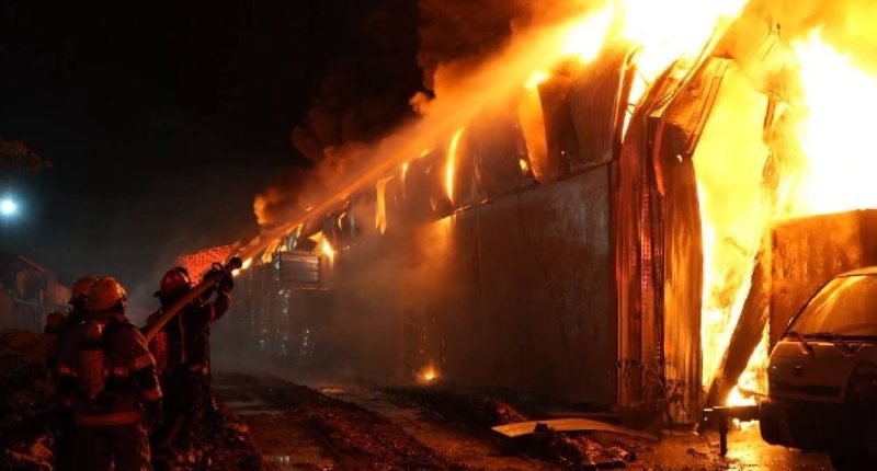 200 bomberos luchan contra Incendio de gran magnitud – La Voz del Altiplano
