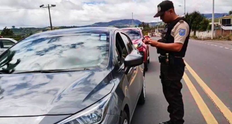 Policía despliega más de 4.000 agentes en las carreteras – La Voz del Altiplano