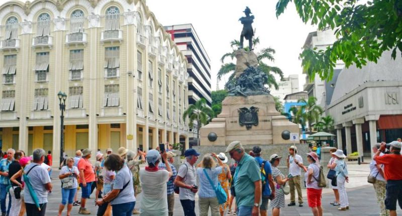 2.4 millones de turistas y USD 658 millones – La Voz del Altiplano