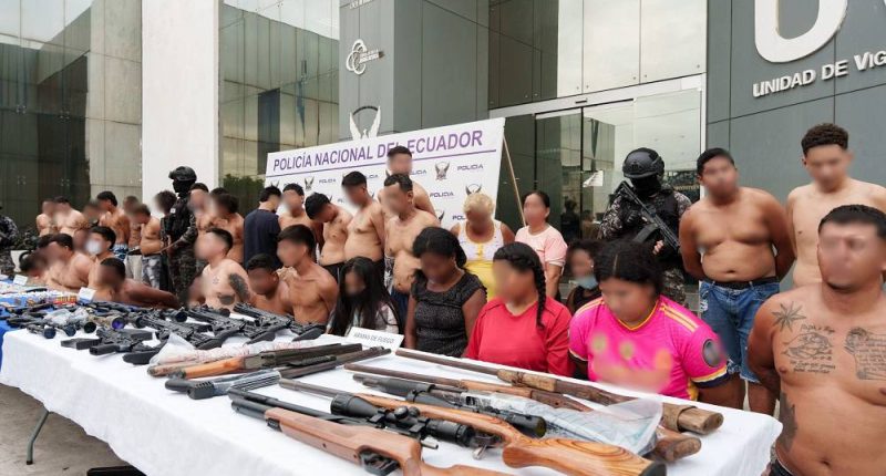 42 Aprehendidos y Armas Decomisadas – La Voz del Altiplano