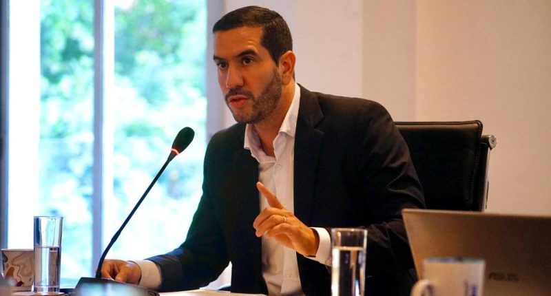 Roberto Luque: Irregularidades en 3.000 licencias – La Voz del Altiplano