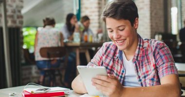 Adolescentes usan Inteligencia Artificial en sus tareas – La Voz del Altiplano