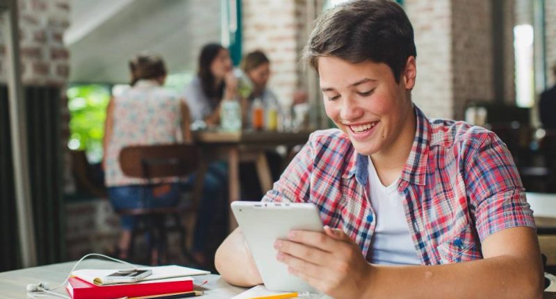 Adolescentes usan Inteligencia Artificial en sus tareas – La Voz del Altiplano