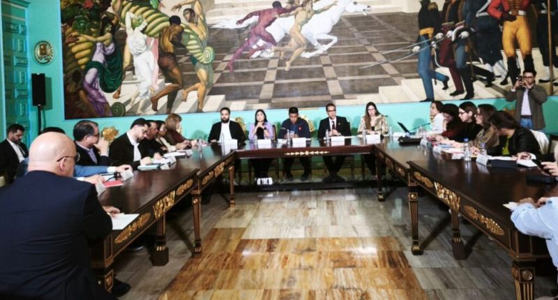 Chavismo recibe propuestas para Ley de Amnistía de ONG a las que llamó terroristas – La Voz del Altiplano