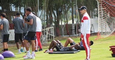 Usúcar analizó debut con el ‘Rodillo’ – La Voz del Altiplano