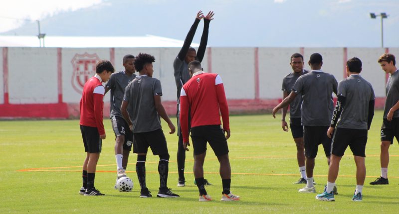 Técnico se enfoca en el duelo ante Libertad – La Voz del Altiplano