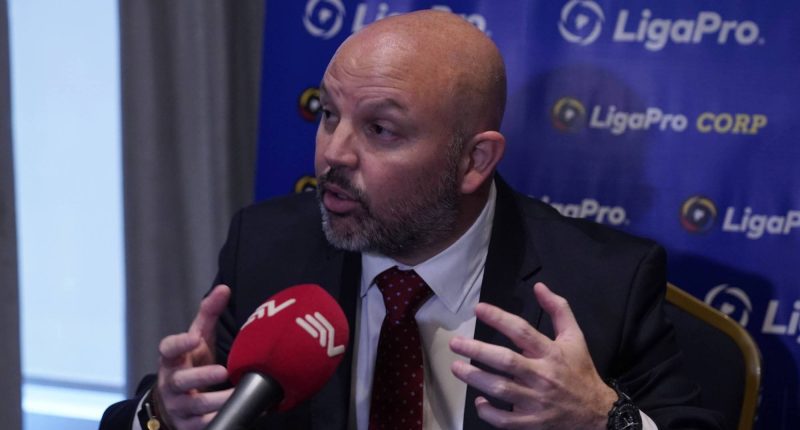 Defensa de Miguel Ángel Loor sobre entrevistas en cancha – La Voz del Altiplano