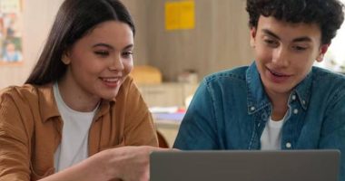 Postula a becas virtuales de inglés hasta el 27 – La Voz del Altiplano