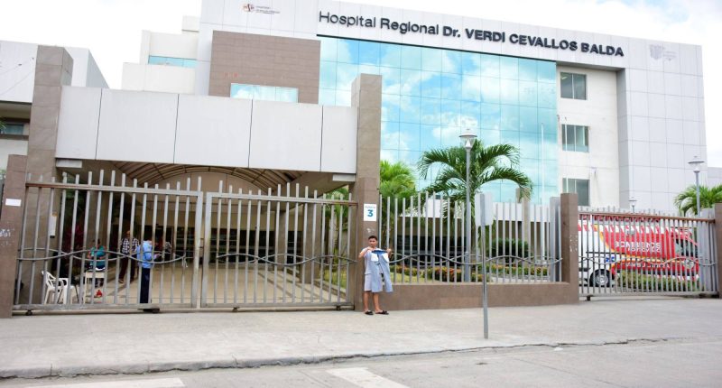 Personal del Hospital Verdi Cevallos Protesta por Insumos – La Voz del Altiplano