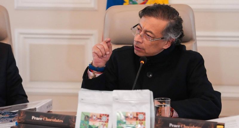 Petro denuncia 27 cuerpos calcinados en frontera con Ecuador – La Voz del Altiplano