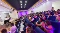 Mujeres que se Levantan 2026 en Manta con 250 Asistentes – La Voz del Altiplano