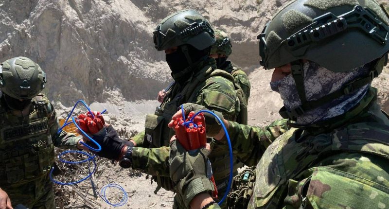 Desmantelan maquinaria de minería ilegal en Tungurahua – La Voz del Altiplano