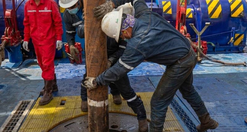 Ecuador se beneficia con el repunte del precio del petróleo – La Voz del Altiplano