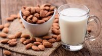 Leche de Almendras vs. Leche de Vaca: ¿Cuál es Mejor? – La Voz del Altiplano