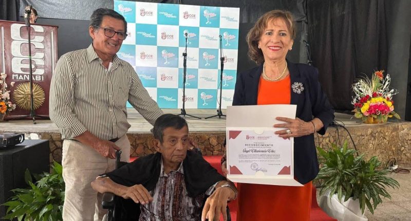 La Casa de la Cultura reconocen a artistas y gestores culturales en acto conmemorativo – La Voz del Altiplano