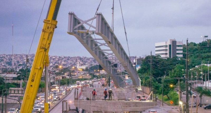 Progreso en el Montaje de Vigas del Paso Elevado en Guayaquil – La Voz del Altiplano