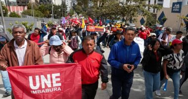 La UNE se moviliza contra la flexibilidad laboral en Ecuador – La Voz del Altiplano