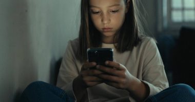 Impacto del uso excesivo de pantallas en el desarrollo – La Voz del Altiplano