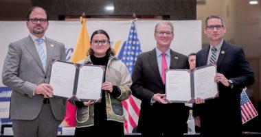 Ecuador firma acuerdo con EE.UU. – La Voz del Altiplano