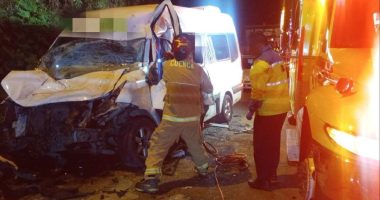 Choque frontal entre buseta y auto deja un muerto y heridos – La Voz del Altiplano