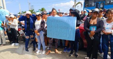 Protesta por 16 pescadores perdidos tras incendio de barco – La Voz del Altiplano
