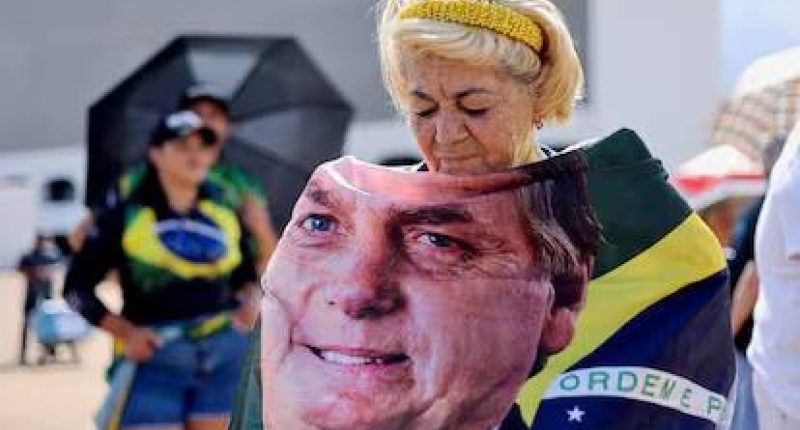 Bolsonaro mejora de salud, sin fecha para dejar la UCI – La Voz del Altiplano