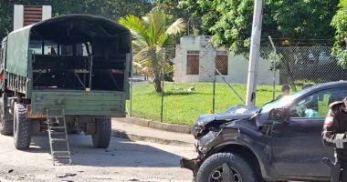 Choque entre camión militar y camioneta deja tres heridos – La Voz del Altiplano