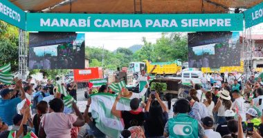 Prefectura inicia rehabilitación de la vía Calceta – La Voz del Altiplano