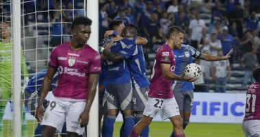 Emelec derrota 2-0 a Independiente y detiene al líder – La Voz del Altiplano