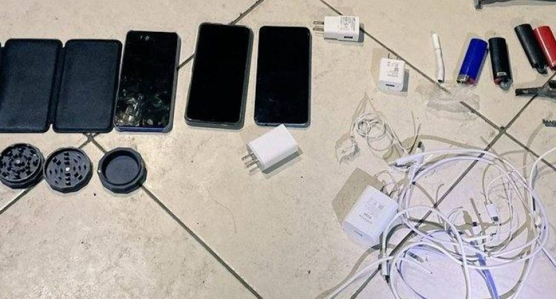requisas en la cárcel Bellavista dejan celulares y objetos prohibidos decomisados – La Voz del Altiplano