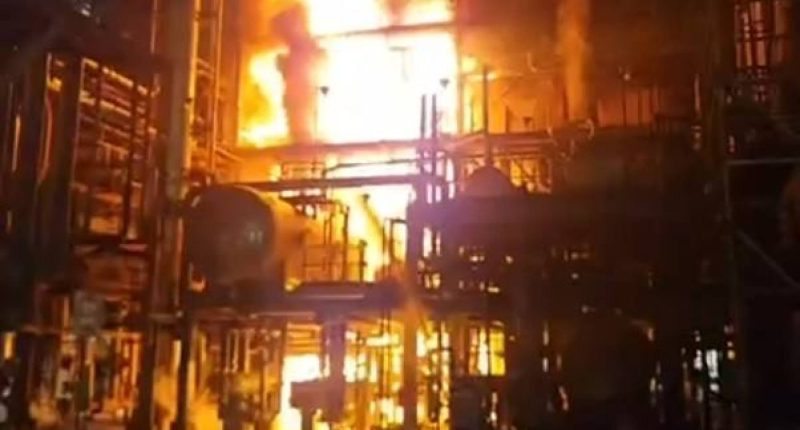 Incendio en la refinería de Esmeraldas: 1 de marzo reportado – La Voz del Altiplano