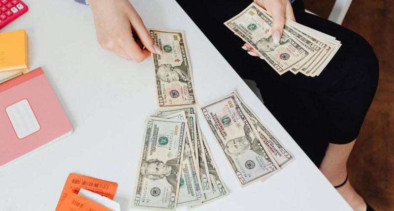 Usuarios de bancos en Ecuador: Así puedes ganar dinero – La Voz del Altiplano